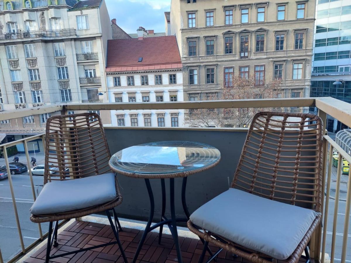 Balcony Apartment, 5 Min Walk To First District Виена Екстериор снимка
